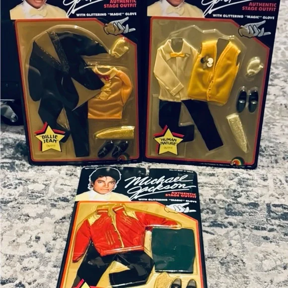 LAST CHANCE Michael Jackson Thriller Doll ORIGINAL BOX w/5 outfits - Picture 2 of 4